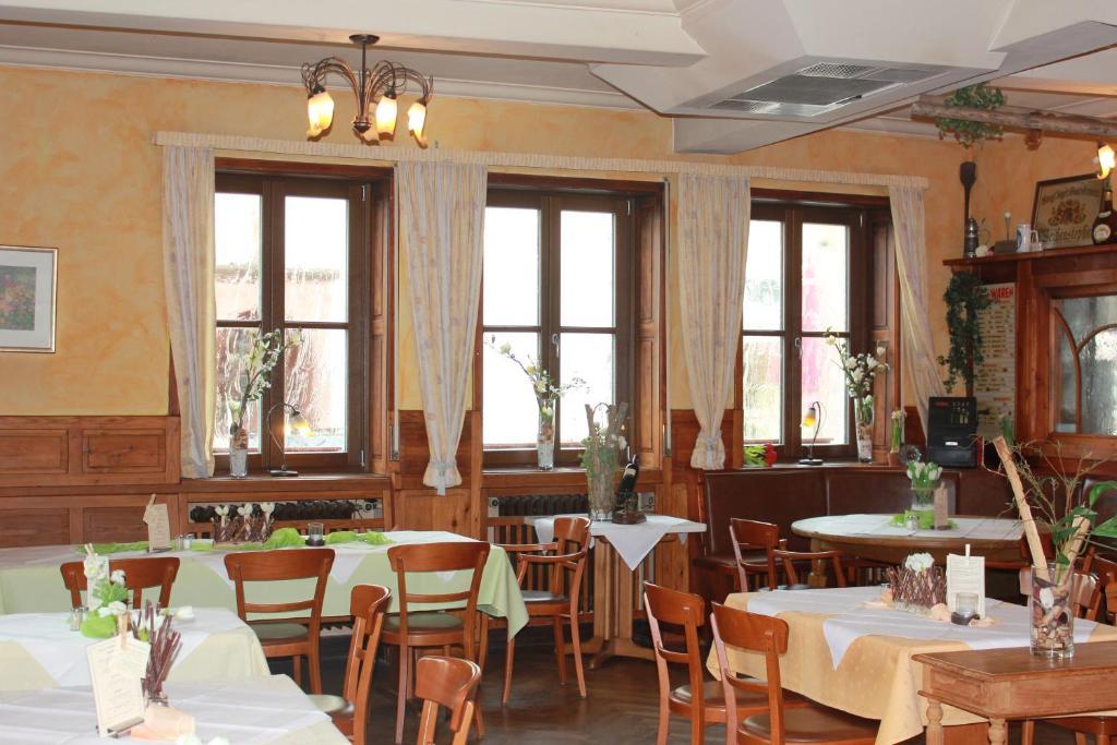 Gasthof Weisses Ross Kleinostheim Buitenkant foto