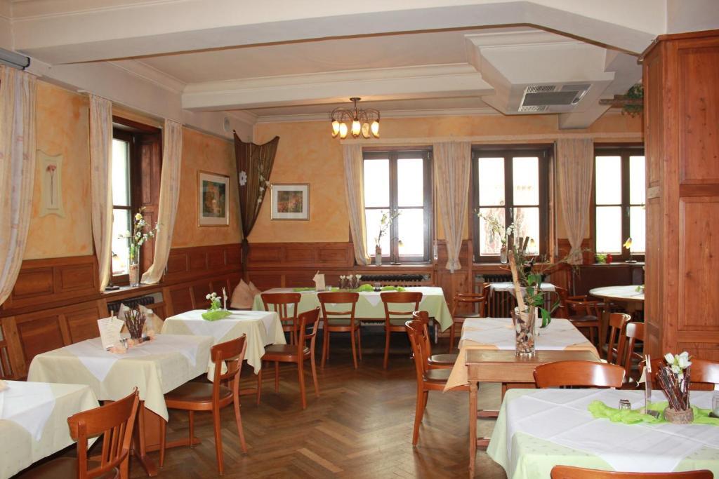 Gasthof Weisses Ross Kleinostheim Buitenkant foto